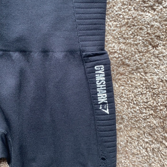 Gymshark Energy Seamless Black XS Cropped Leggings - Picture 2 of 5